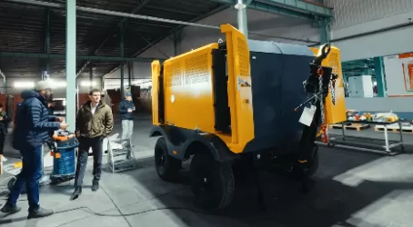 U.S. Client Visit to SolarEast Energy Storage Factory Highlights Mobile Energy Storage Solutions