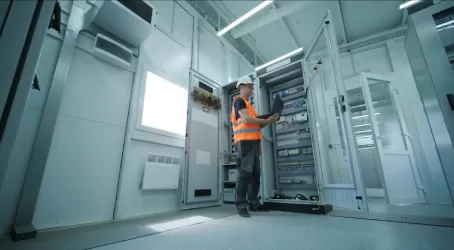 Iran War Energy Impact 2026: Securing C&I Power with Battery Storage